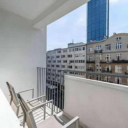 Leisure Central Zlota Lovely 2 Bedroom Apartment