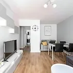Leisure Zlota Lovely 2 Bedroom Appartamento Varsavia